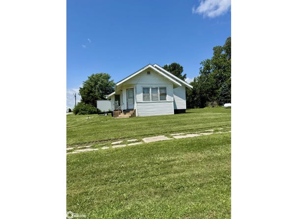 201 Fourth Street, Redding, IA 50860