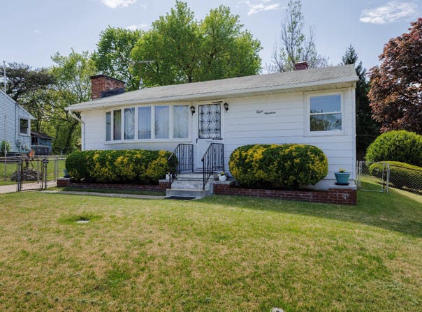 819 BENTWILLOW DR, GLEN BURNIE, MD 21061