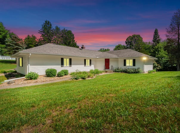 22100 N Uldriks Drive, Battle Creek, MI 49017
