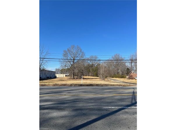 313 East Meadow Road, Eden, NC 27288