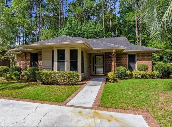 107 Mayberry Ln., Conway, SC 29526