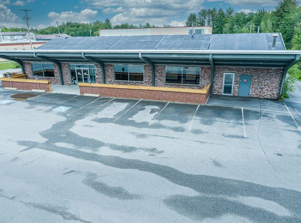 1110 Minot Avenue, Auburn, ME 04210