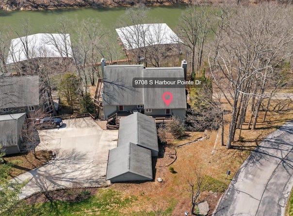 9708 S Harbour Pointe Drive, Bloomington, IN 47401-8417