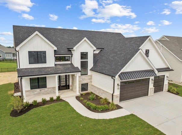 9770 Dunegrass Way, St. John, IN 46373