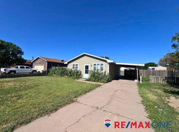 205 Prairie Lane, Holcomb, KS 67851