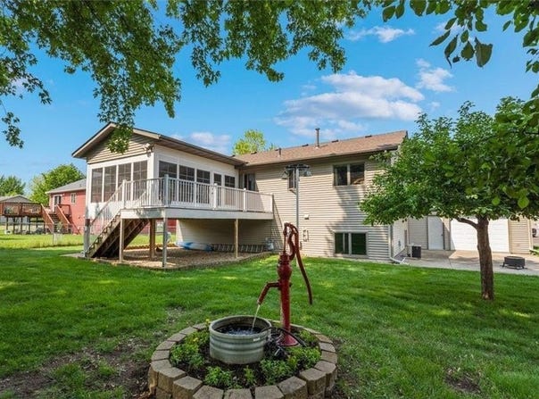 328 5th Avenue S, Sartell, MN 56377
