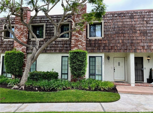 16625 Castaway Lane, Huntington Beach, CA 92649