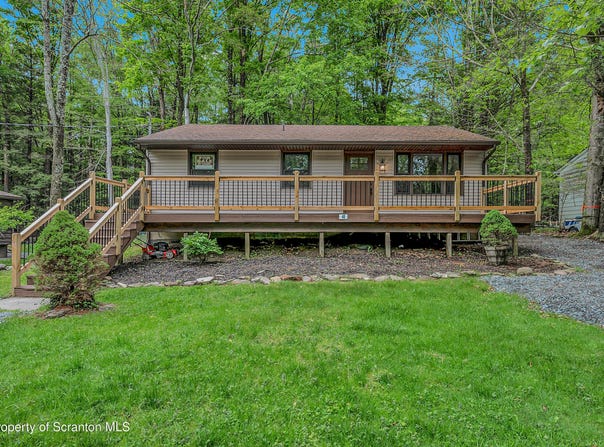 40 Honey Bear Road, Lake Ariel, PA 18436