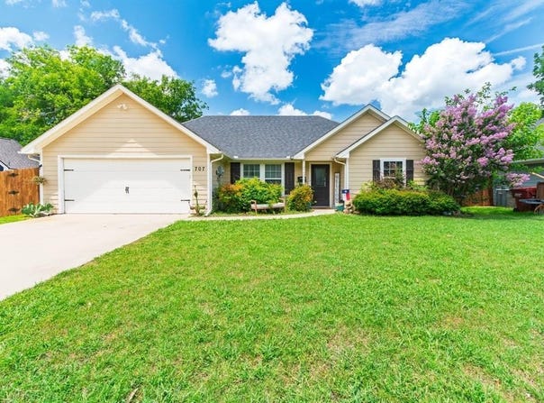 707 N Main, Farmersville, TX 75442