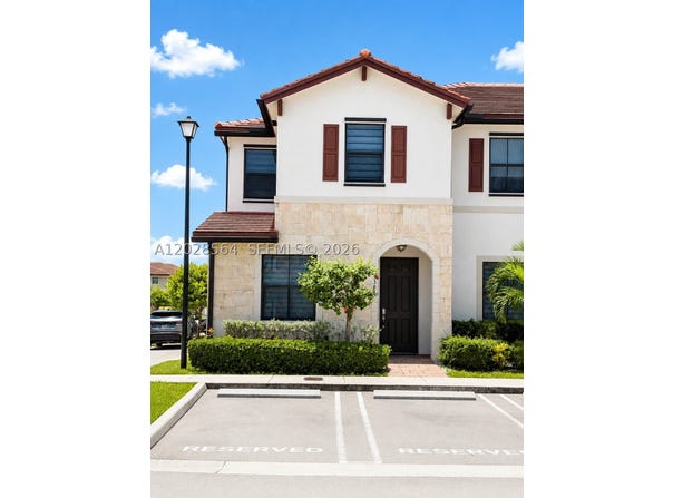 3368 W 105th Ter, Hialeah, FL 33018