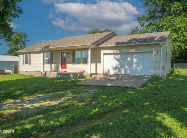 303 Water Street, Exeter, MO 65647