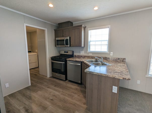 46000 Geddes Road, Canton, MI 48188