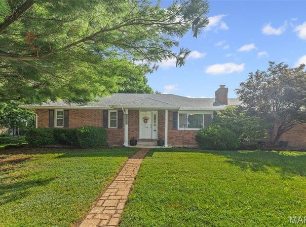 1735 Meadow Lane, Edwardsville, IL 62025