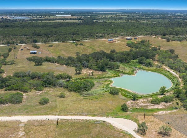 736 CR 421 Rd, Waelder, TX 78959