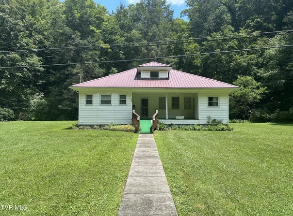 2065 Coeburn Road, Clintwood, VA 24228
