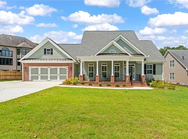 4711 W Lakeshore Drive, Acworth, GA 30101