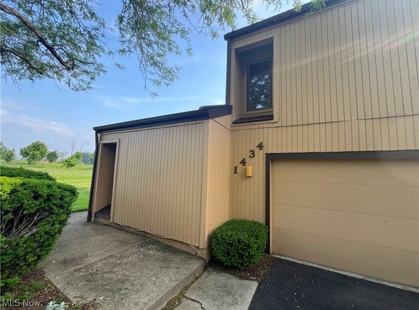 1434 Loop Road, Kent, OH 44240