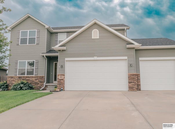 4401 Brook Drive, Bellevue, NE 68123