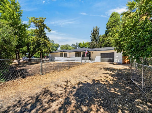6851 Airport Road, Redding, CA 96002