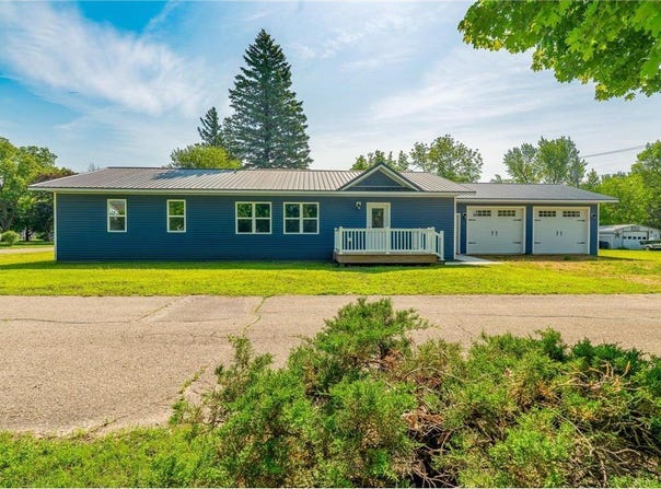 402 E Iowa Street, Elmore, MN 56027