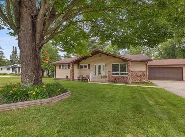 5112 AIRPORT Lane, LAONA, WI 54541-0000