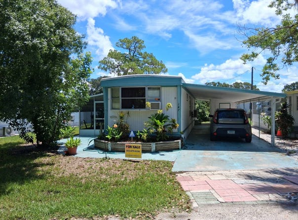 147 Trouve Ln., Ruskin, FL 33570