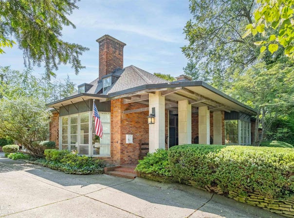 280 Vincennes Place, Grosse Pointe Farms, MI 48236