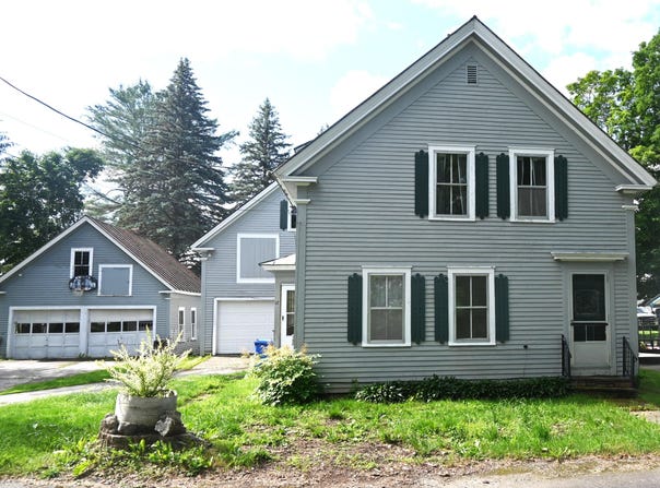 12 Preble Street, Bingham, ME 04920