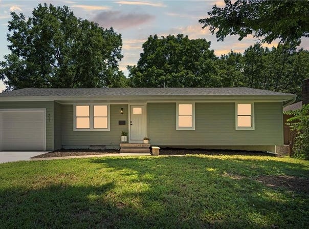 711 SW Williams Street, Lee's Summit, MO 64081
