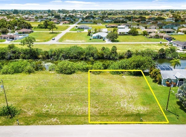 342 NE 25th Terrace, Cape Coral, FL 33909