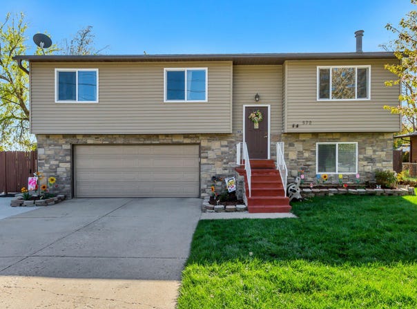 572 S MAIN, Kaysville, UT 84037
