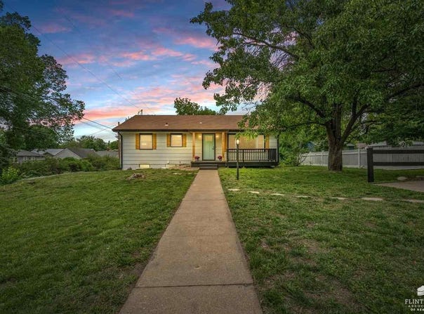 1215 N Juliette, Manhattan, KS 66502