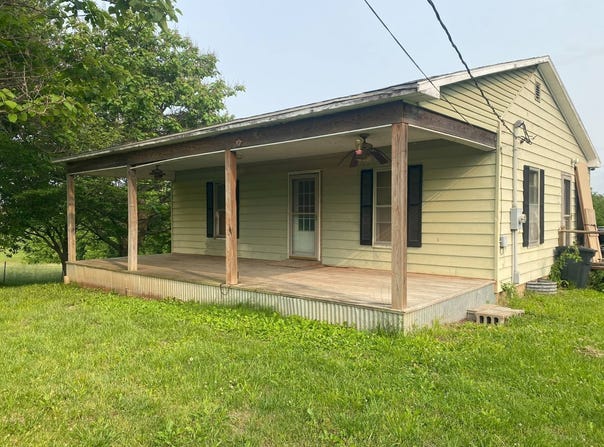 902 Grand Avenue, Forest City, MO 64451