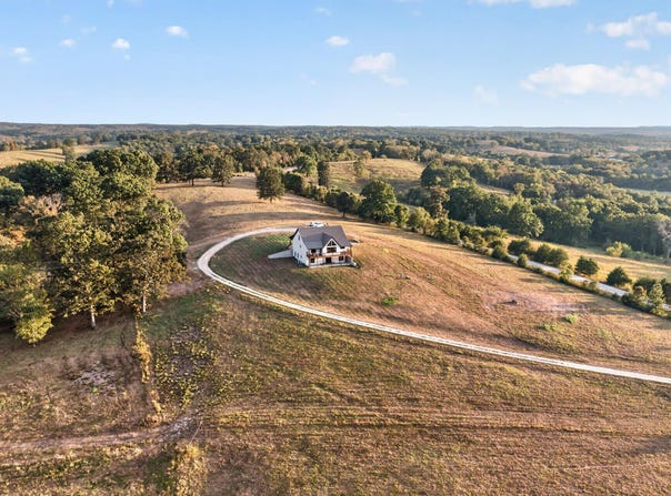5460 State Highway Y, Hartville, MO 65667