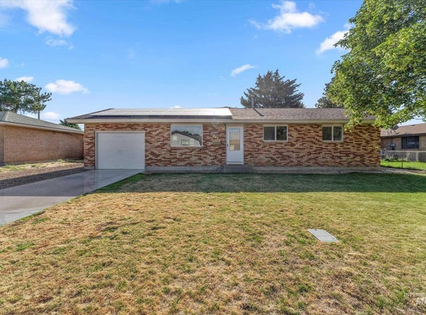 1630 N 7th E, Mountain Home, ID 83647