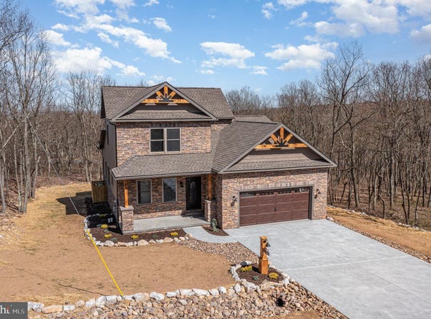 107 S HONEYSUCKLE DRIVE, HAZLE TOWNSHIP, PA 18202