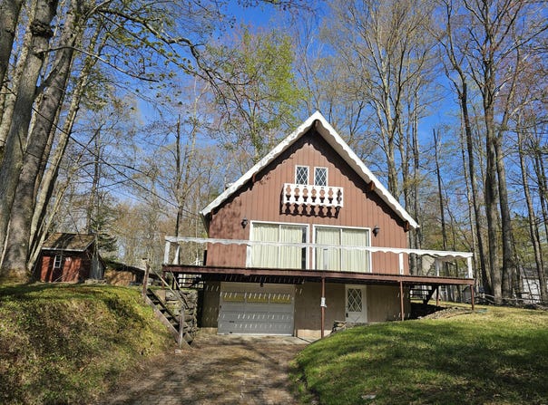 130 Michigana Drive, Pocono Lake, PA 18347