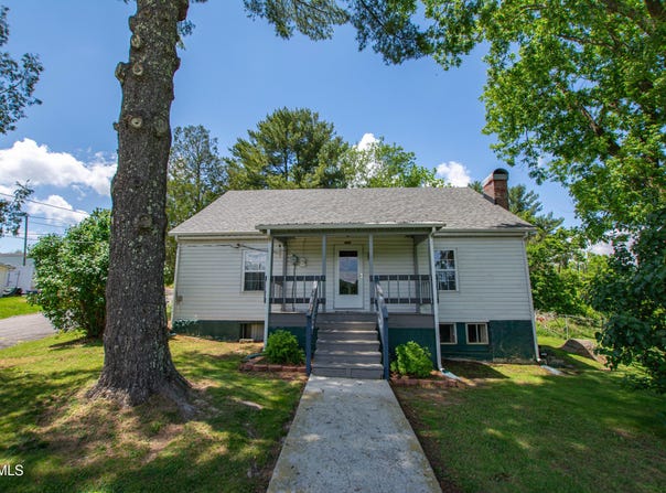 990 West Jefferson Street, Wytheville, VA 24382