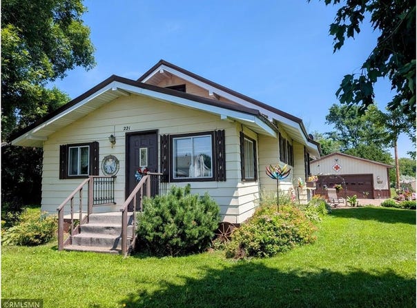 221 3rd Avenue NE, Eagle Bend, MN 56446