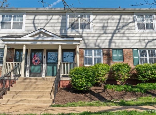 1551 Swallow Drive, St Louis, MO 63144