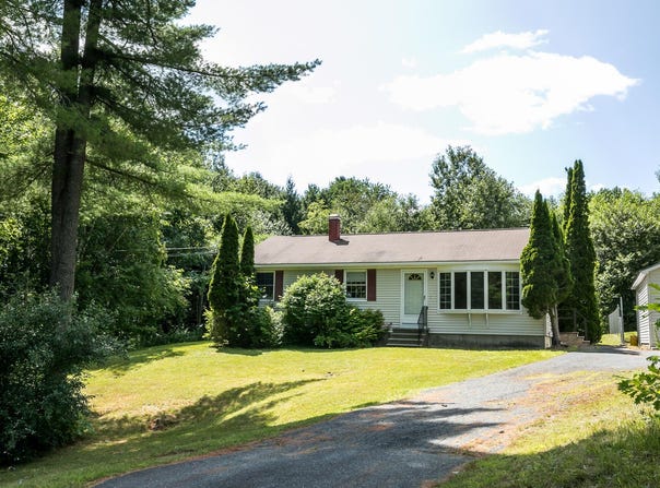 12 Norway Drive, Chelsea, ME 04330