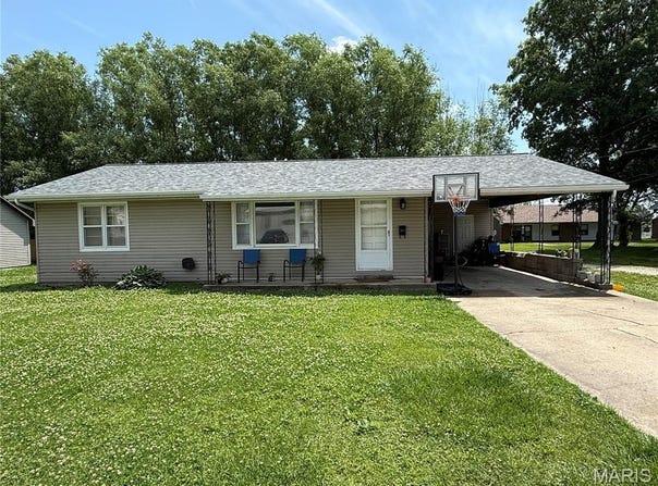 205 S 6th, Shelbina, MO 63468