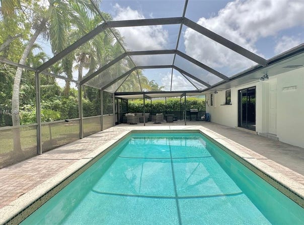 19241 SW 93rd Rd, Cutler Bay, FL 33157