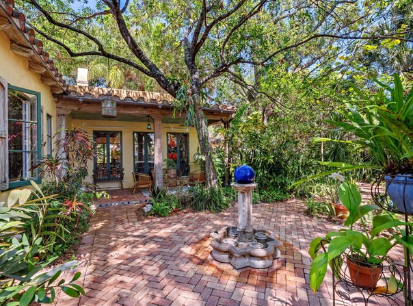 825 Alamanda Street, Boca Raton, FL 33486