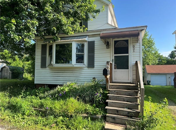 851 Brady Avenue, Barberton, OH 44203