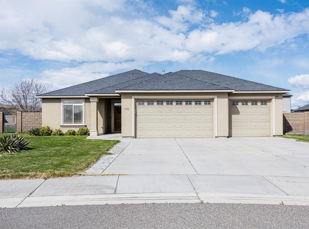 1333 Platinum Pl., West Richland, WA 99353