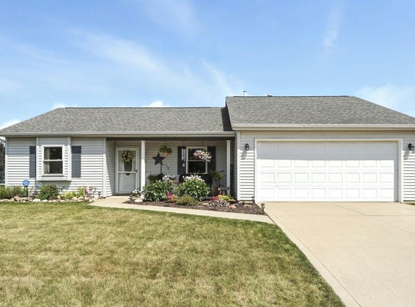 303 Prairie Lane, Fremont, IN 46737-7607