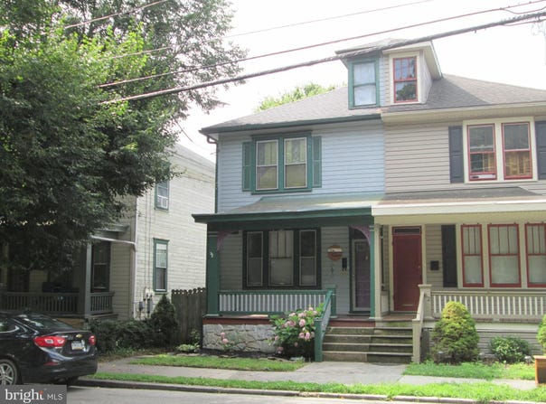 60 W WILLOW STREET, CARLISLE, PA 17013