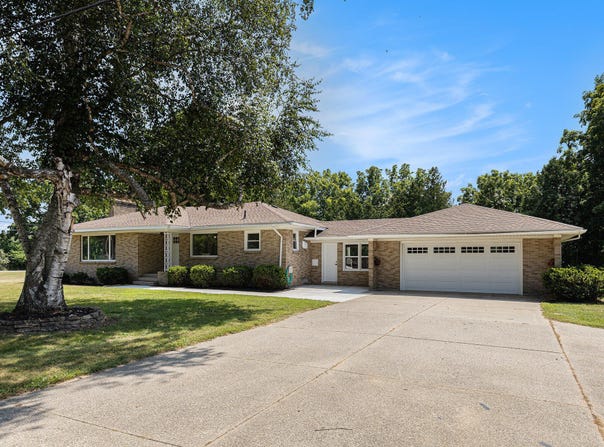 5174 Leonard Street, Coopersville, MI 49404