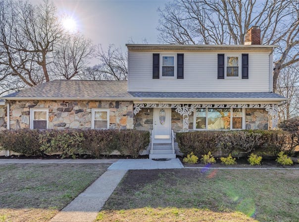 340 Westchester Avenue, West Babylon, NY 11704
